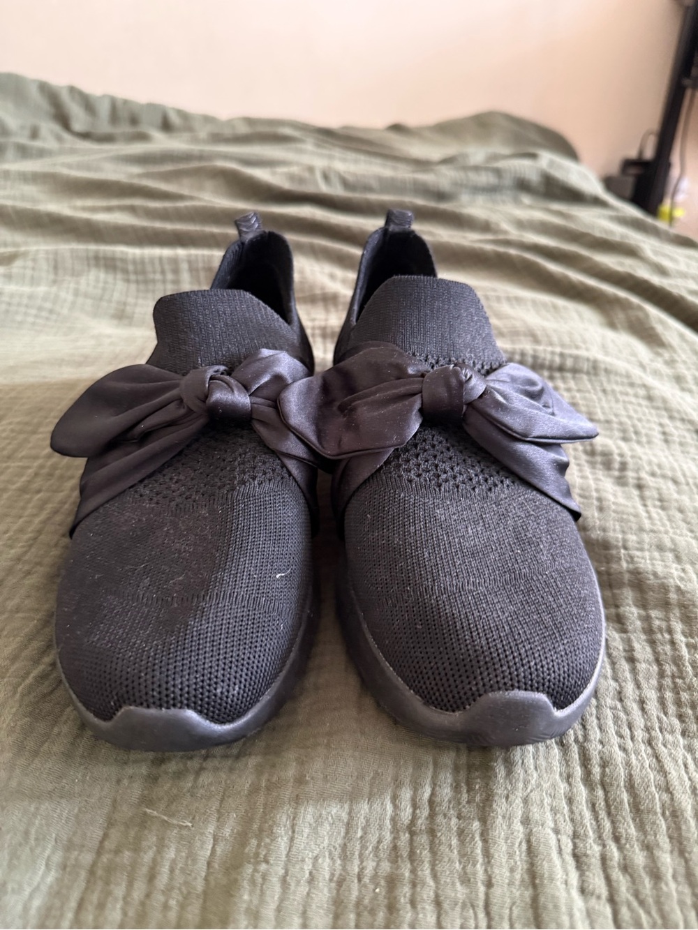 Women’s Black Slip-On Knot Accent Sneakers- Sketchers